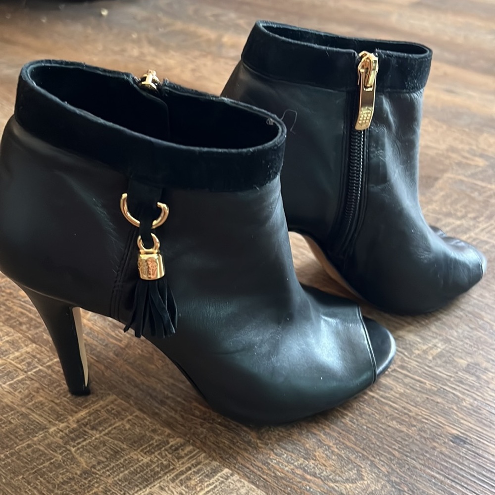 Vince Camuto Suede Kevia Boot Black Heel Gold zip with leather tassel size 6M